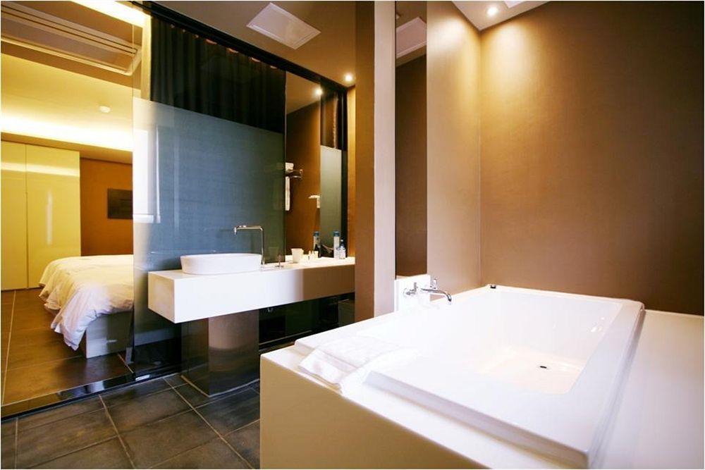 Hotel Oscar Suite Gunsan Exterior photo